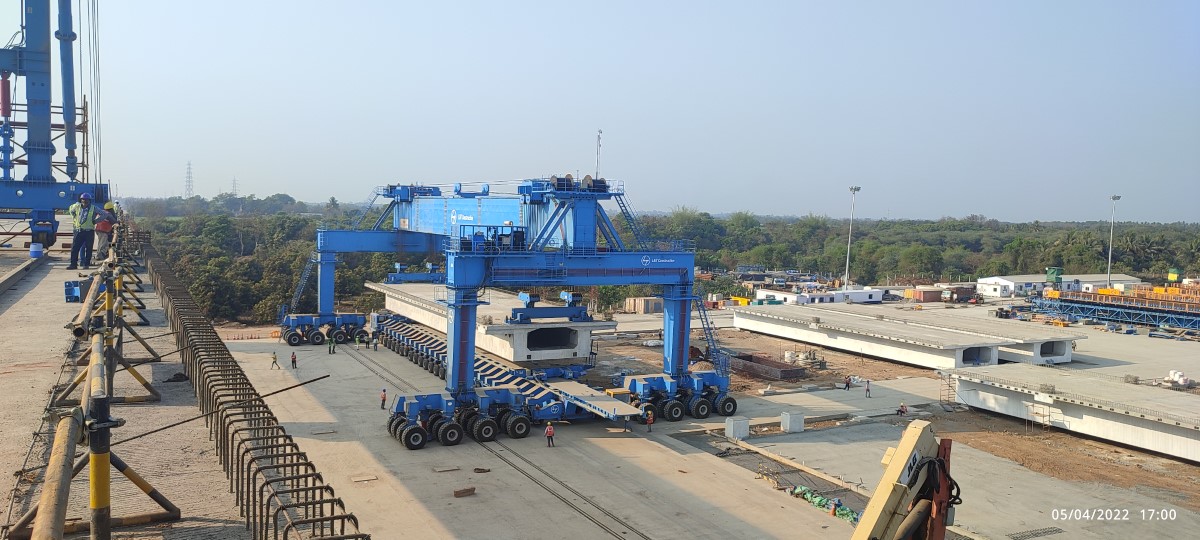 Straddle Carrier For Full Span Girders