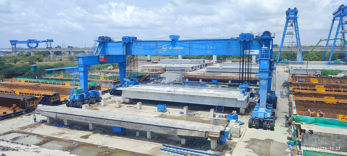 SNM India - Straddle Carrier